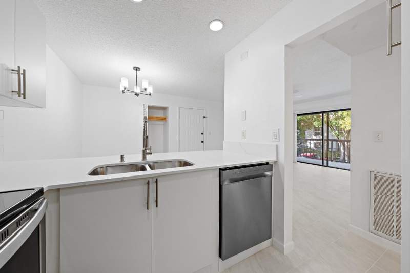 2 bedroom Condominium at 3402 Gardens E Drive, Glenbrook Condo, Palm Beach Gardens — photo 2