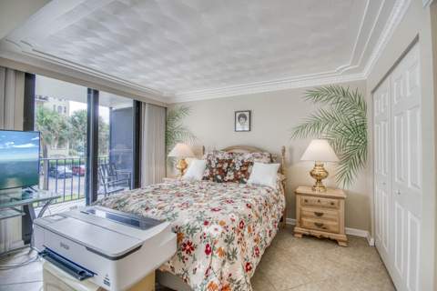 3460 S Ocean Boulevard #114, Palm Beach FL - photo 10 of 35