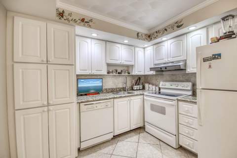 3460 S Ocean Boulevard #114, Palm Beach FL - photo 13 of 35