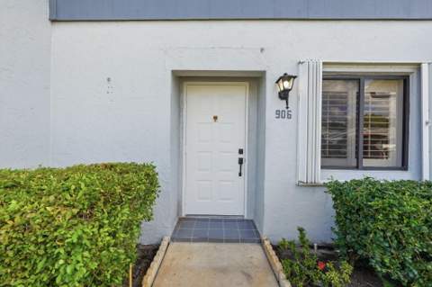 2641 Gately Drive #906, West Palm Beach FL - photo 7 of 48