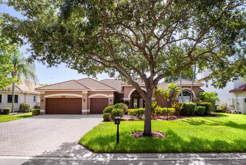 5 bedroom Single Family Residence at 6152 NW 121st Avenue, Heron Bay Two, Coral Springs — photo 2