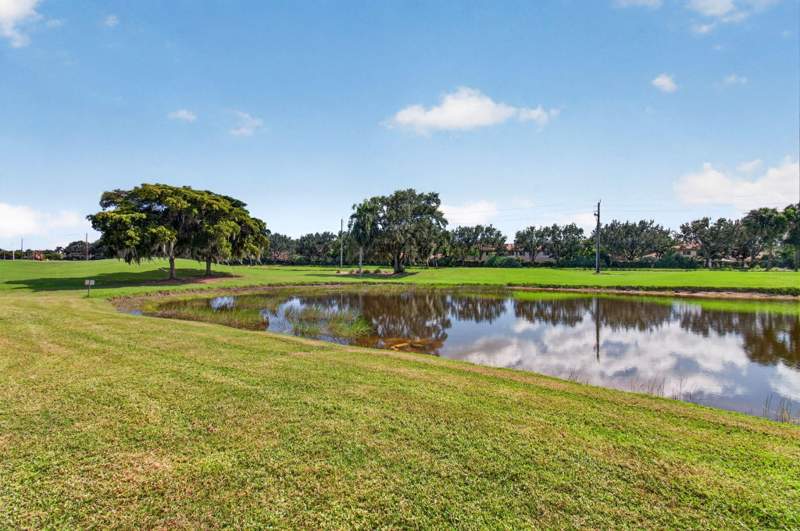3 bedroom Single Family Residence at 6549 Sun River Road, Lakeridge Greens, Boynton Beach — photo 2