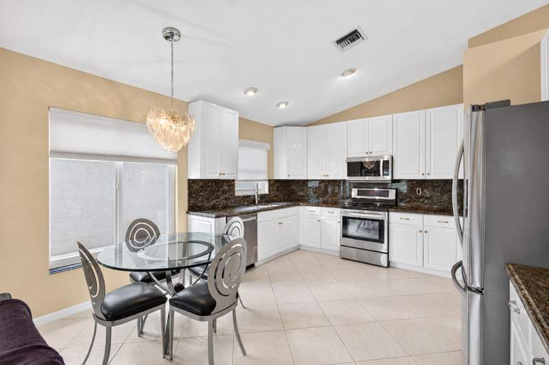 3 bedroom Single Family Residence at 6549 Sun River Road, Lakeridge Greens, Boynton Beach — photo 4