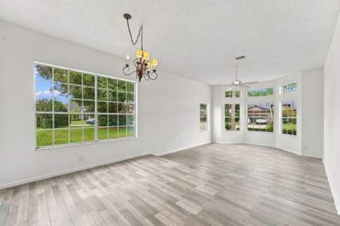 1015 Lake Breeze Drive, Wellington FL - photo 7 of 57