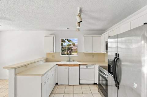 1015 Lake Breeze Drive, Wellington FL - photo 22 of 57