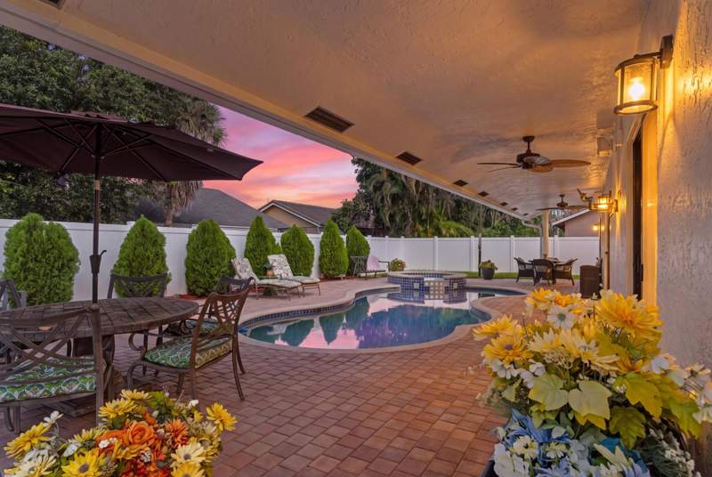 3 bedroom Single Family Residence at 7969 W Country Club Boulevard, Hidden Valley Sec 3, Boca Raton — photo 2