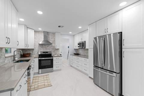 324 Sandpiper Avenue, Royal Palm Beach FL - photo 10 of 32