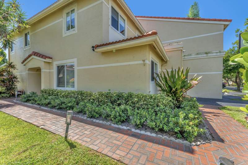 3 bedroom Townhouse at 3460 Deer Creek Palladian Circle #3460, Lakes Of Deer Creek, Deerfield Beach — photo 2