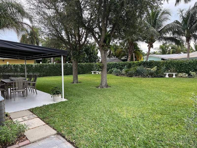2 bedroom Single Family Residence at 330 Cascade Lane, Palm Beach Shores, Palm Beach Shores — photo 5