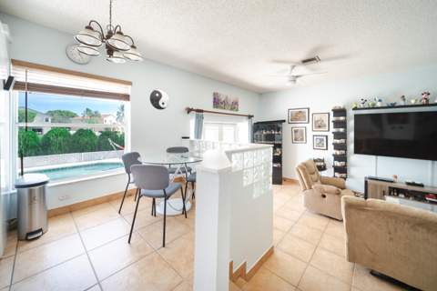 18438 NW 11th Street, Pembroke Pines FL - photo 15 of 47