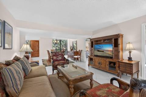 5344 Woodland Lakes Drive #225, Palm Beach Gardens FL - photo 15 of 62