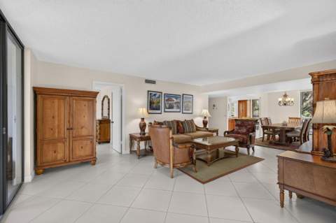 5344 Woodland Lakes Drive #225, Palm Beach Gardens FL - photo 17 of 62
