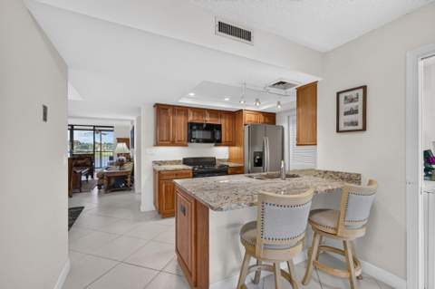 5344 Woodland Lakes Drive #225, Palm Beach Gardens FL - photo 18 of 62