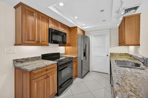 5344 Woodland Lakes Drive #225, Palm Beach Gardens FL - photo 21 of 62