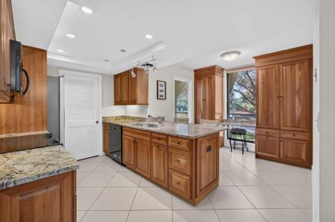 5344 Woodland Lakes Drive #225, Palm Beach Gardens FL - photo 22 of 62
