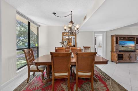5344 Woodland Lakes Drive #225, Palm Beach Gardens FL - photo 13 of 62