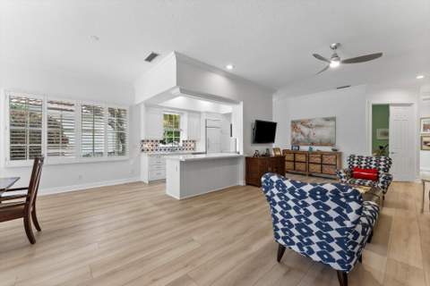 2067 Valencia Drive, Delray Beach FL - photo 12 of 59