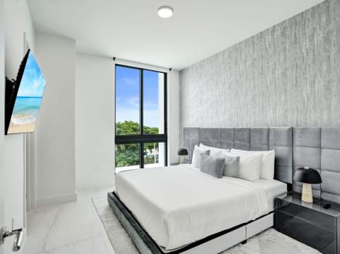 305 Briny Avenue #401, Pompano Beach FL - photo 6 of 37