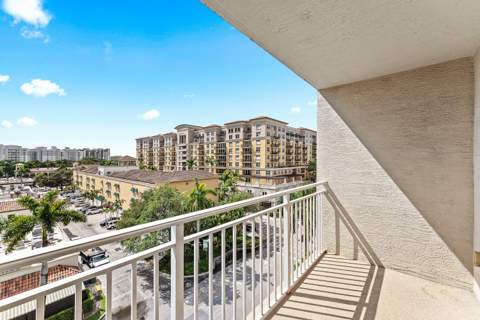 99 SE Mizner Boulevard #627, Boca Raton FL - photo 9 of 27