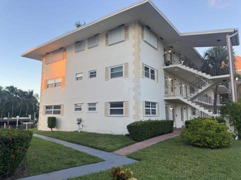 460 Paradise Isle Boulevard #101, Hallandale Beach FL - photo 6 of 57