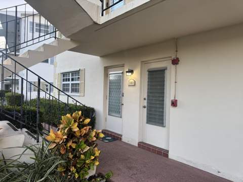 460 Paradise Isle Boulevard #101, Hallandale Beach FL - photo 7 of 57