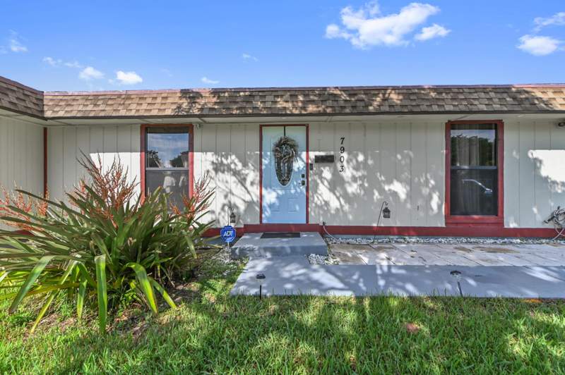 3 bedroom Single Family Residence at 7903 NW 69th Avenue, Heathgate Sunflower, Tamarac — photo 3