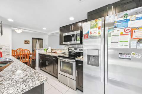 7903 NW 69th Avenue, Tamarac FL - photo 12 of 27