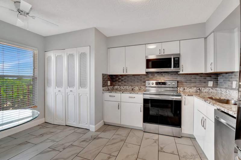 2 bedroom Condominium at 14623 Bonaire Boulevard #502, Villages Of Oriole Bonaire, Delray Beach — photo 4