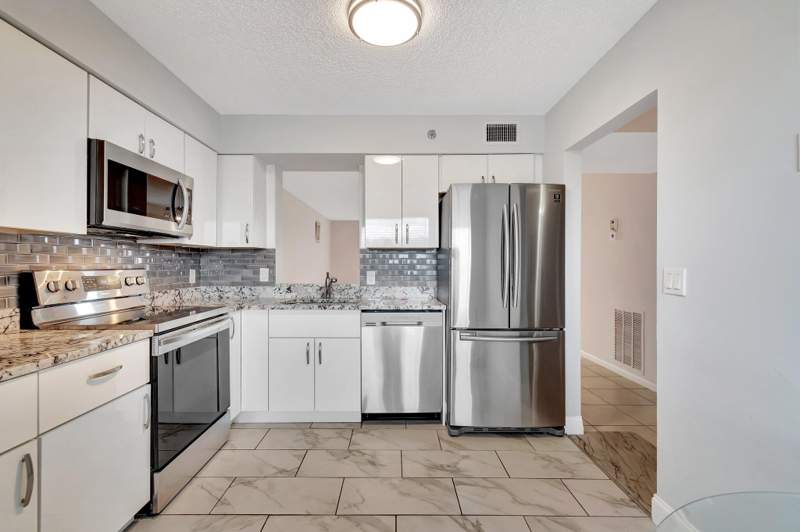 2 bedroom Condominium at 14623 Bonaire Boulevard #502, Villages Of Oriole Bonaire, Delray Beach — photo 3