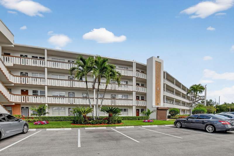 2 bedroom Condominium at 3033 Hythe B, Century Village, Boca Raton — photo 2