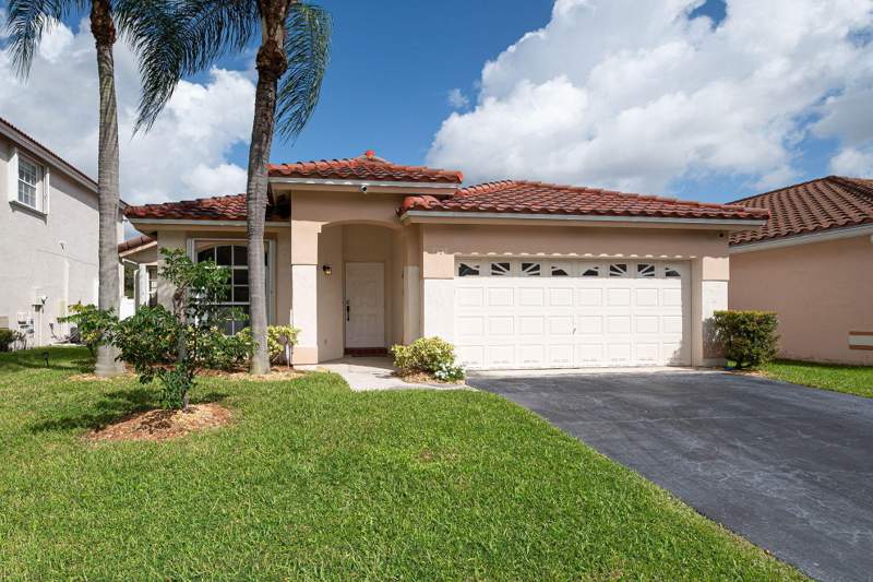 3 bedroom Single Family Residence at 7757 NW 25th Street, Holiday Springs East, Margate — photo 3