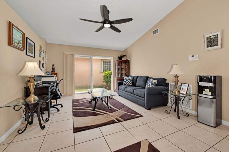 3 bedroom Single Family Residence at 7757 NW 25th Street, Holiday Springs East, Margate — photo 5