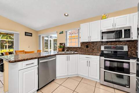 7757 NW 25th Street, Margate FL - photo 18 of 37