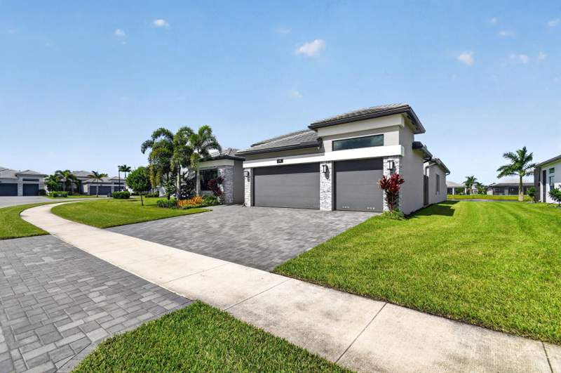 4 bedroom Single Family Residence at 11185 White Balsam Avenue, Valencia Grand, Boynton Beach — photo 2