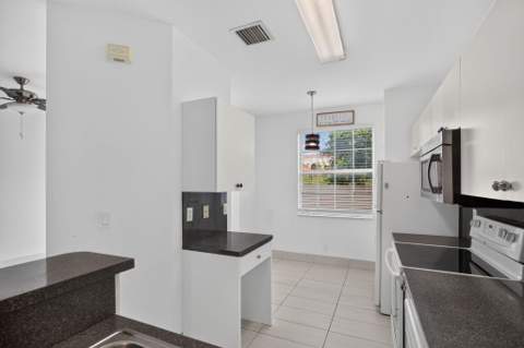 4040 NW 90th Way, Sunrise FL - photo 7 of 32