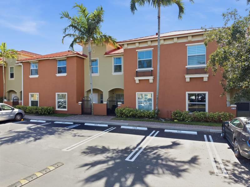 3 bedroom Townhouse at 308 Lake Monterey Circle, Monterey Bay Pud, Boynton Beach — photo 2