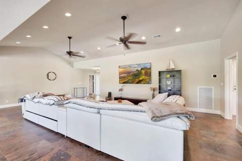 4907 Holly Drive, Tamarac FL - photo 10 of 57