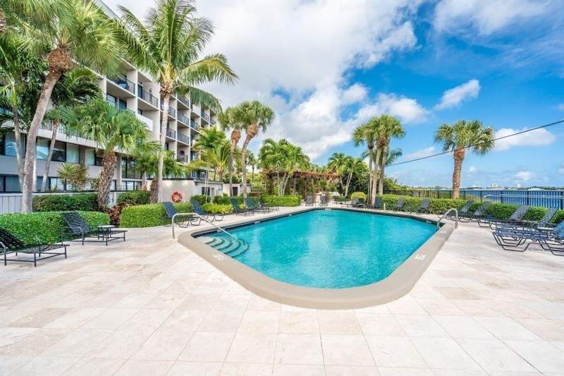 2 bedroom Condominium at 1830 Embassy Drive #112, Lakeshore Club Condo, West Palm Beach — photo 2