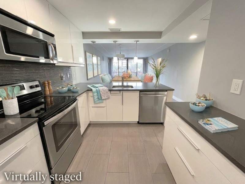 2 bedroom Condominium at 3 Royal Palm Way #205, Boca Bayou Condo, Boca Raton — photo 4