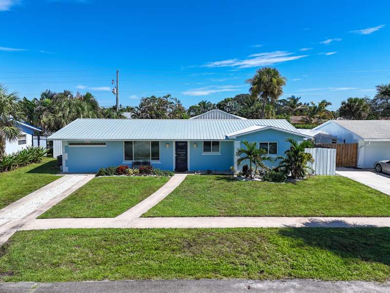 4 bedroom Single Family Residence at 19005 SE Southgate Drive, Southgate, Tequesta — photo 2