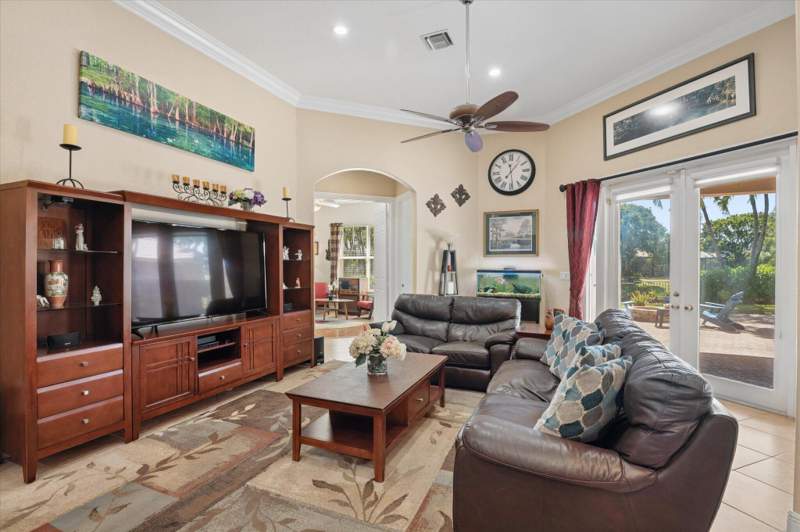 4 bedroom Single Family Residence at 10888 NW 67th Place, Parkland Isles, Parkland — photo 4
