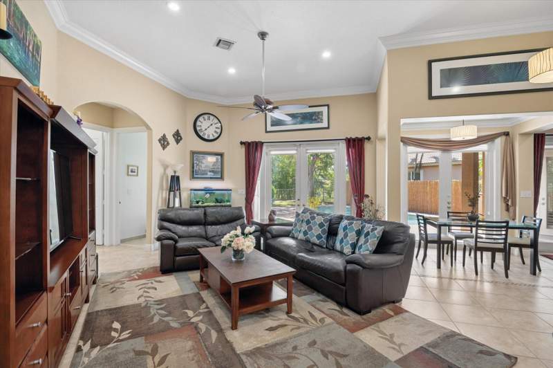 4 bedroom Single Family Residence at 10888 NW 67th Place, Parkland Isles, Parkland — photo 5