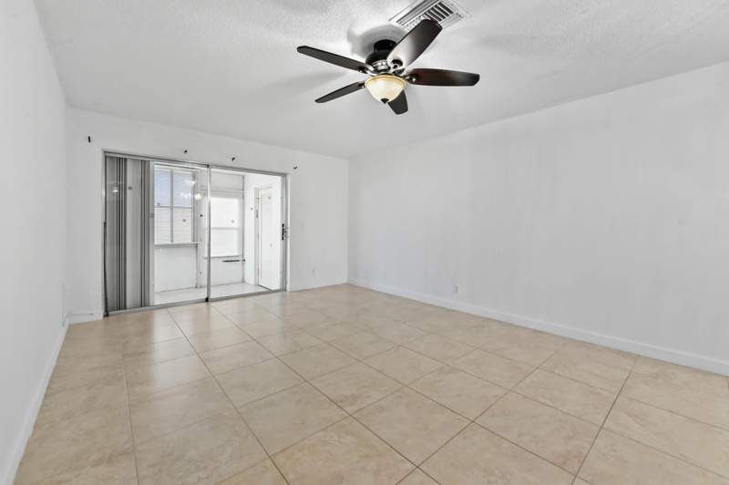 2 bedroom Condominium at 2868 Ashley Drive #C, Cresthaven Villas, West Palm Beach — photo 3