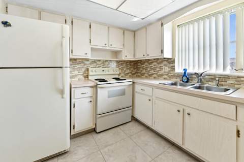 2868 Ashley Drive #C, West Palm Beach FL - photo 17 of 25