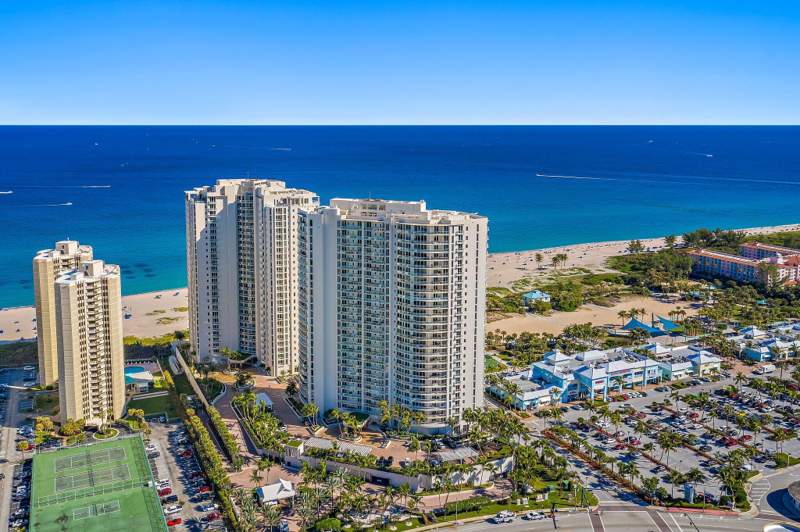 4 bedroom Condominium at 2700 N Ocean Drive #Ph-1b, 2700 North Ocean Condo, Singer Island — photo 2