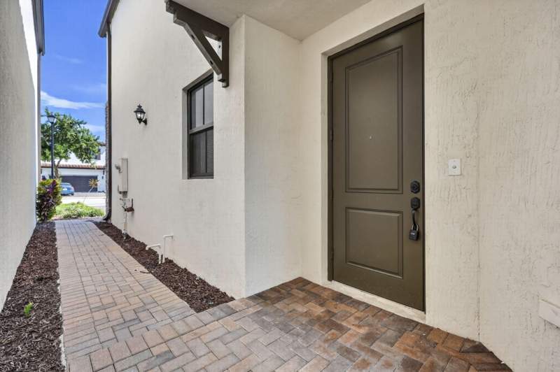 4 bedroom Single Family Residence at 4009 Sequoia Place, Mediterranea, Riviera Beach — photo 2