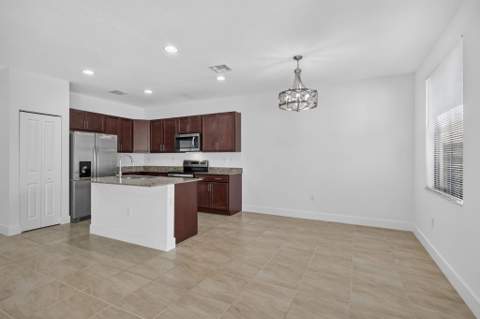 4009 Sequoia Place, Riviera Beach FL - photo 6 of 25