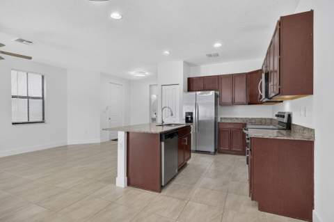 4009 Sequoia Place, Riviera Beach FL - photo 8 of 25