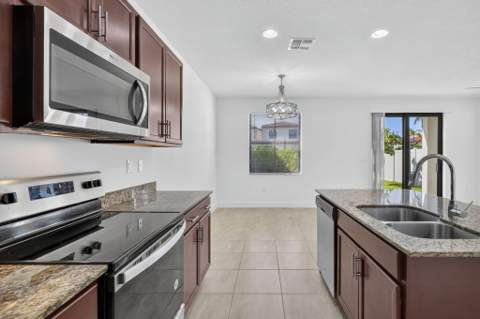 4009 Sequoia Place, Riviera Beach FL - photo 9 of 25