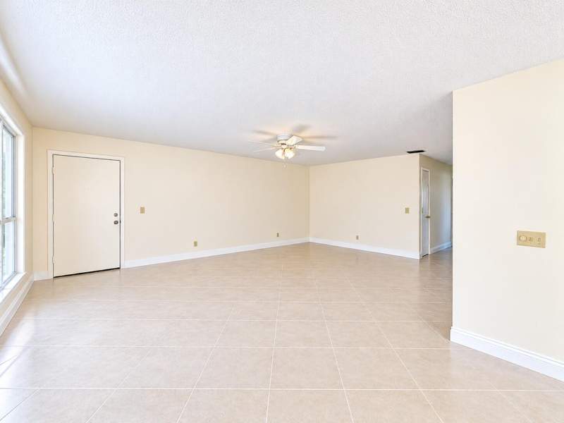 2 bedroom Condominium at 8 Lake Vista Trail #201, Vista St Lucie, Port St. Lucie — photo 5